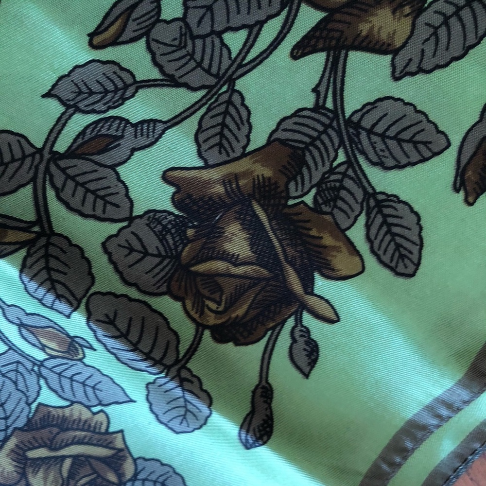 5/$20 Green& brown floral scarf - Picture 2 of 6